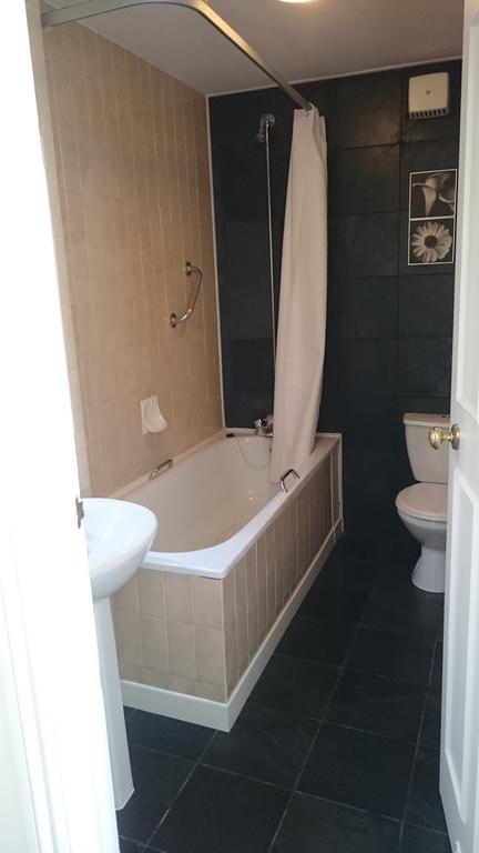 17 Wilmington Square Bed & Breakfast Eastbourne Ruang foto